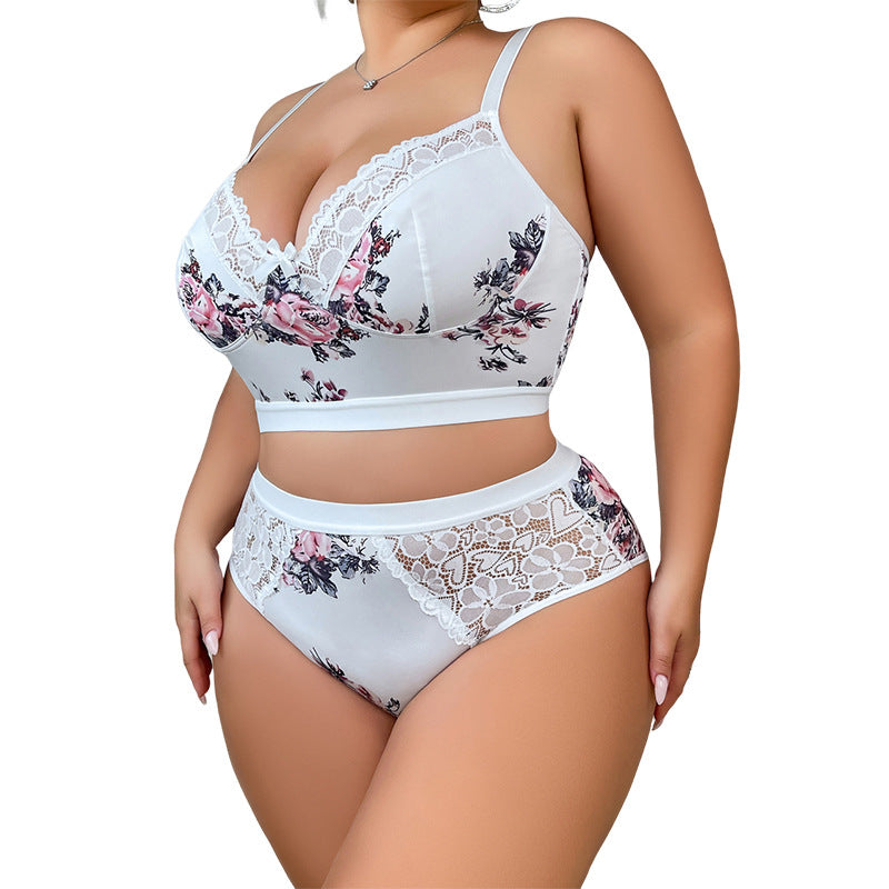 PLUS-SIZE FLORAL LINGERIE SET—LACE BRA AND PANTIES